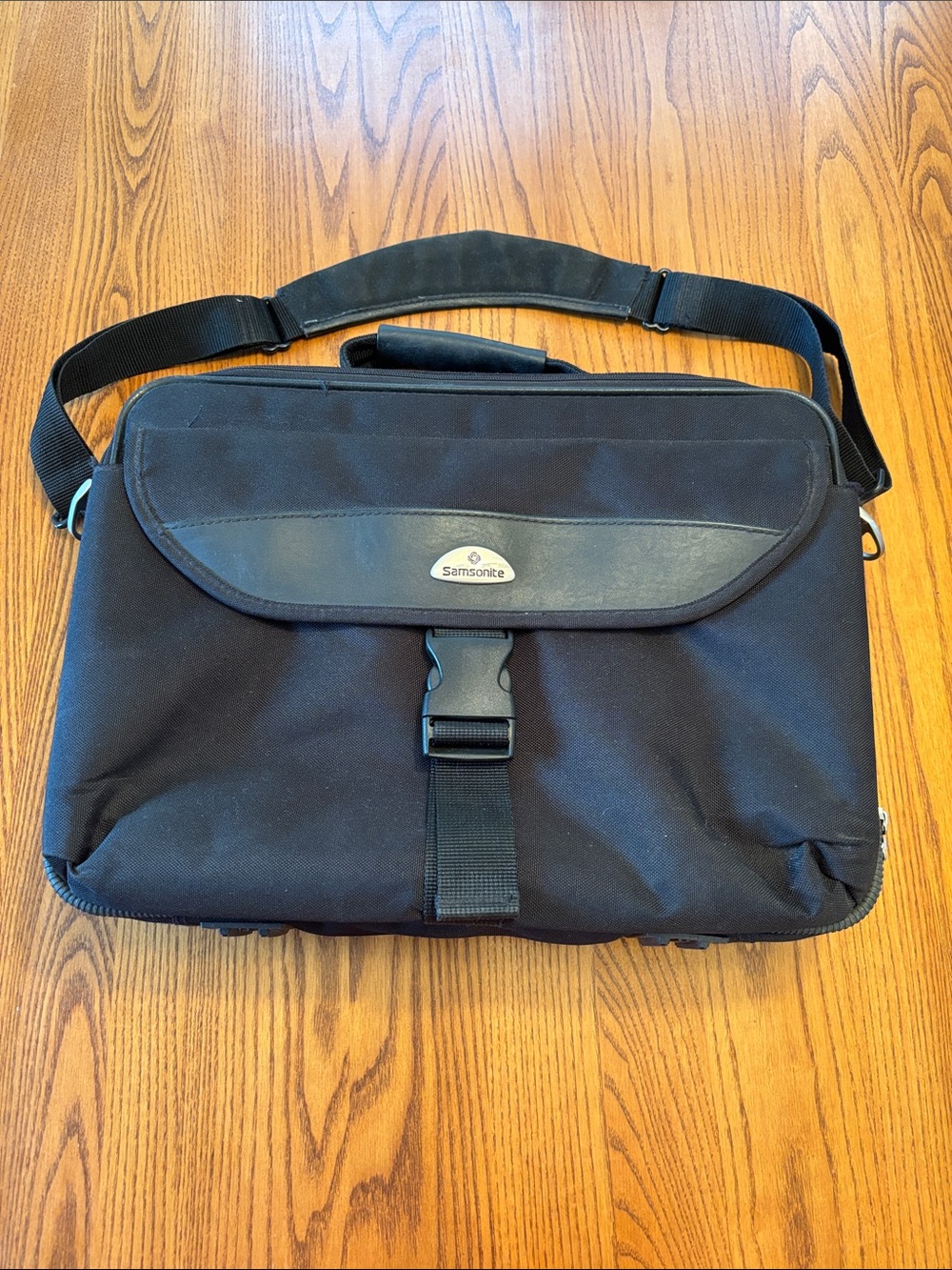 Samsonite shoulder bag
